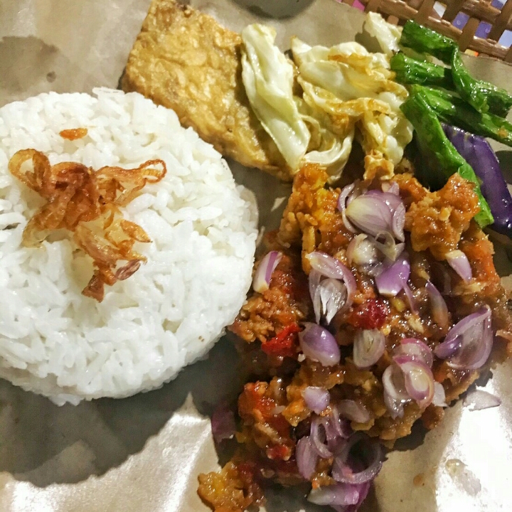 Ayam Geprek Sambal Matah