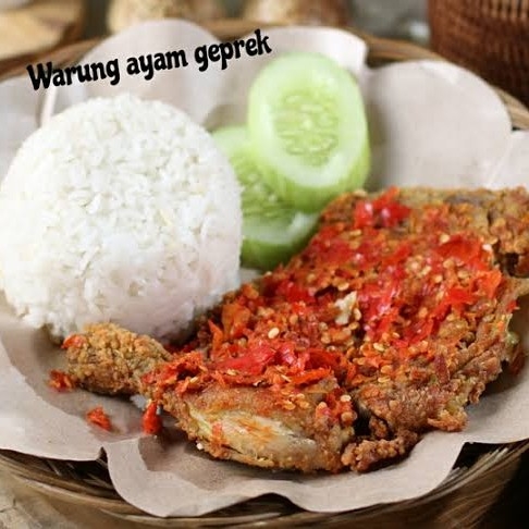 Ayam Geprek Sambal Merah