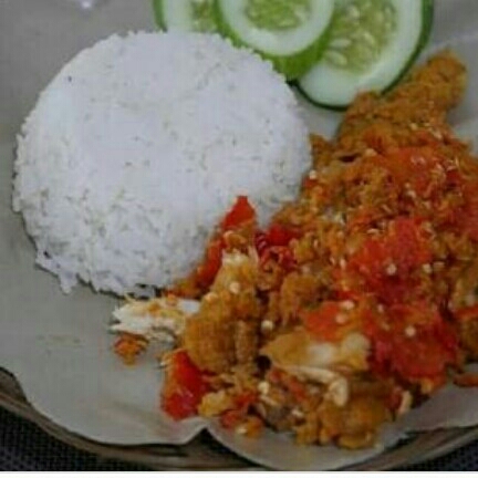 Ayam Geprek Sambal Merah Plus Nasi