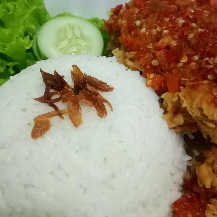 Ayam Geprek Sambal Waoo