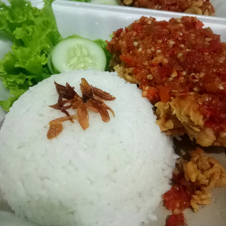 Ayam Geprek Sambal Waoo