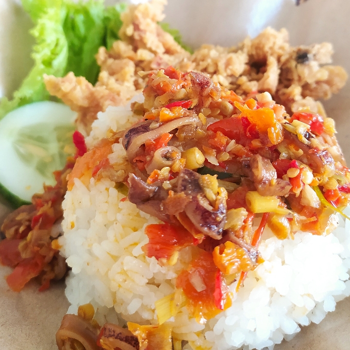 Ayam Geprek Sambel Cumi 