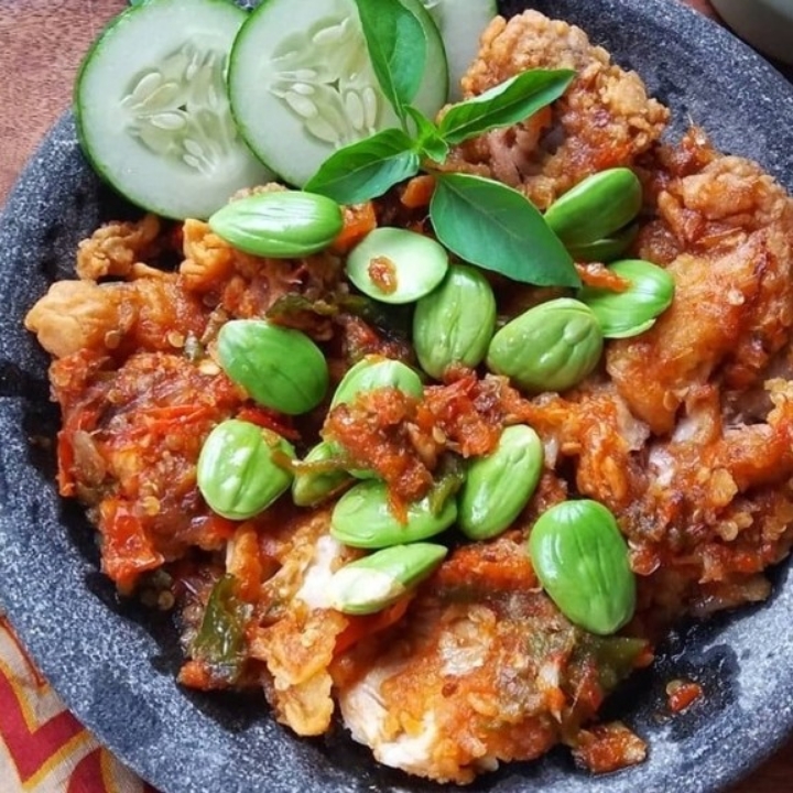 Ayam Geprek Sambel Pete