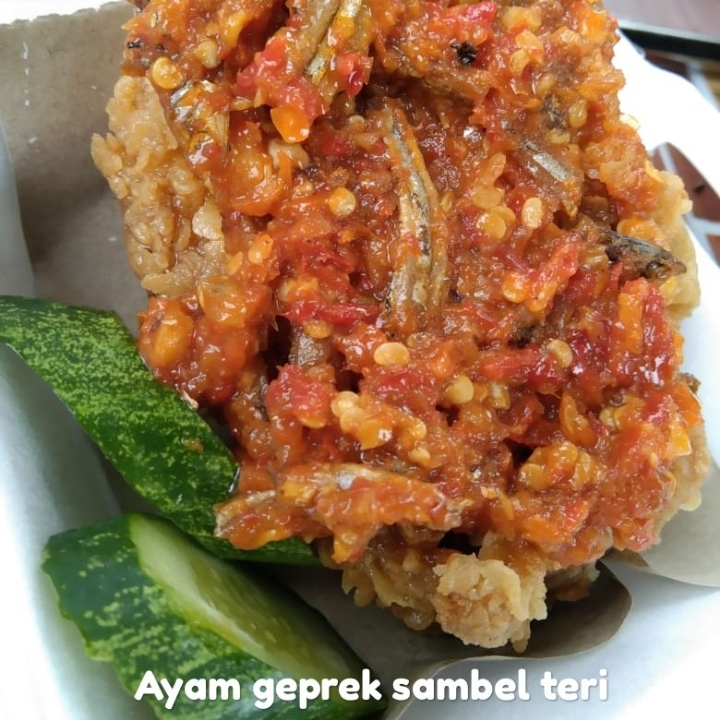 Ayam Geprek Sambel Teri