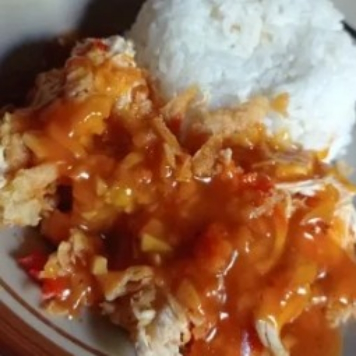 Ayam Geprek Saus Spicy dan Nasi