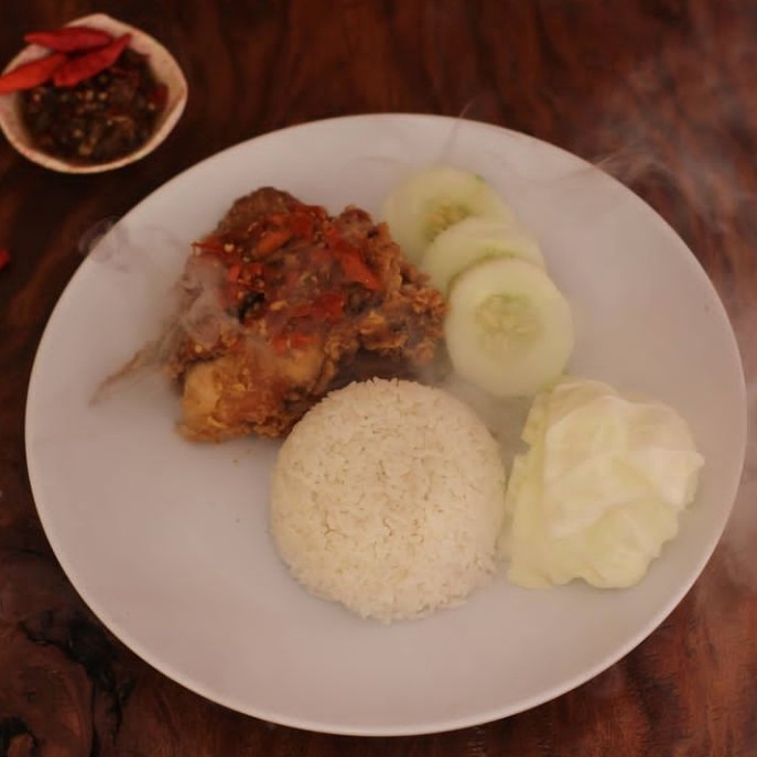 Ayam Geprek dan Nasi