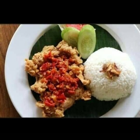 Ayam Geprek nasi