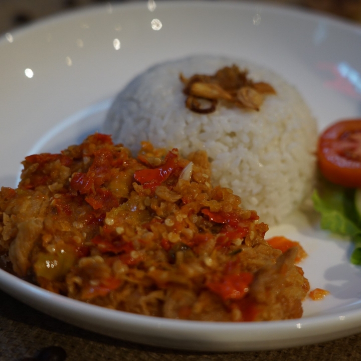 Ayam Geprek plus Nasi Level 1