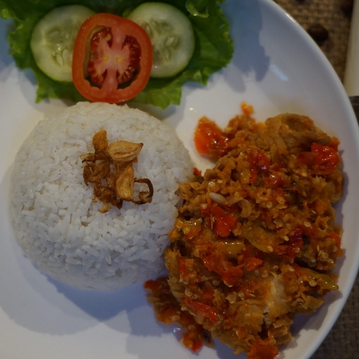 Ayam Geprek plus Nasi Level 3 2