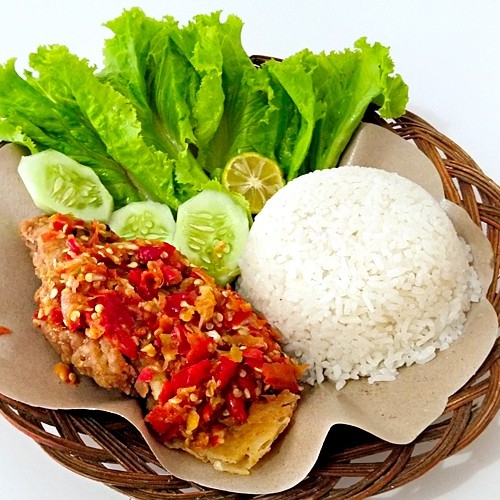 Ayam Gerprek Sambal Merah Nasi