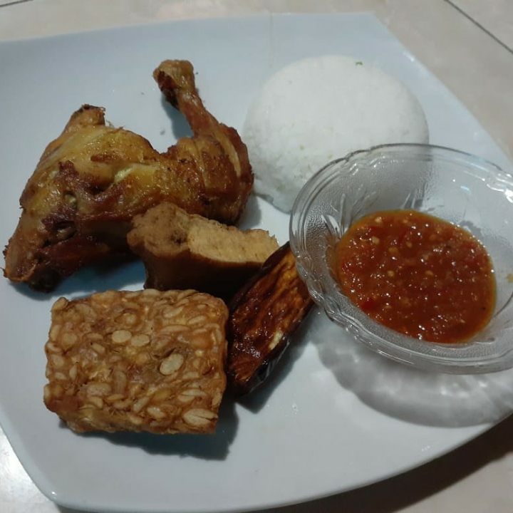 Ayam Goreng  Lapan Paha 2