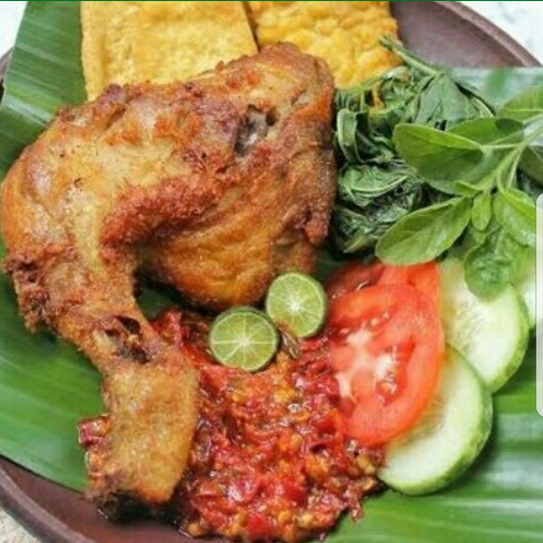 Ayam Goreng  Plus Nasi