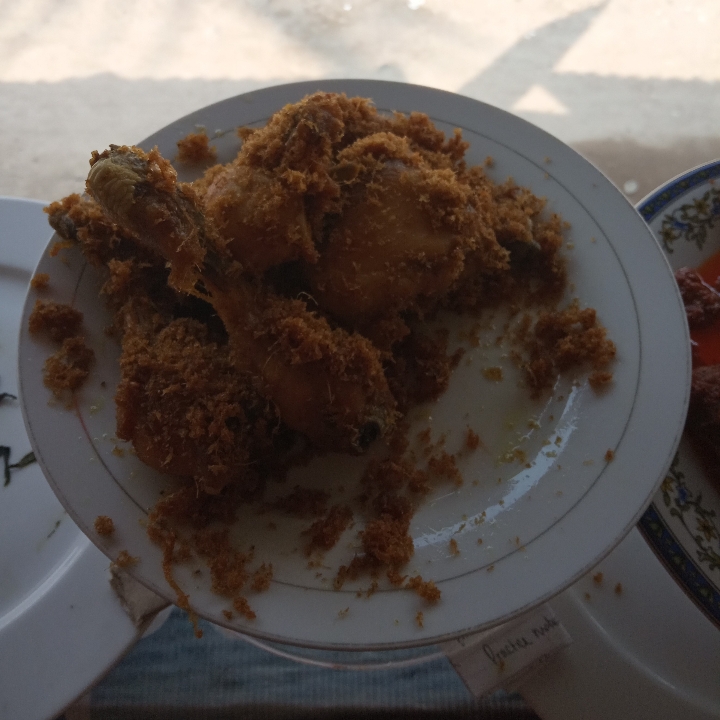 Ayam Goreng Serundeng