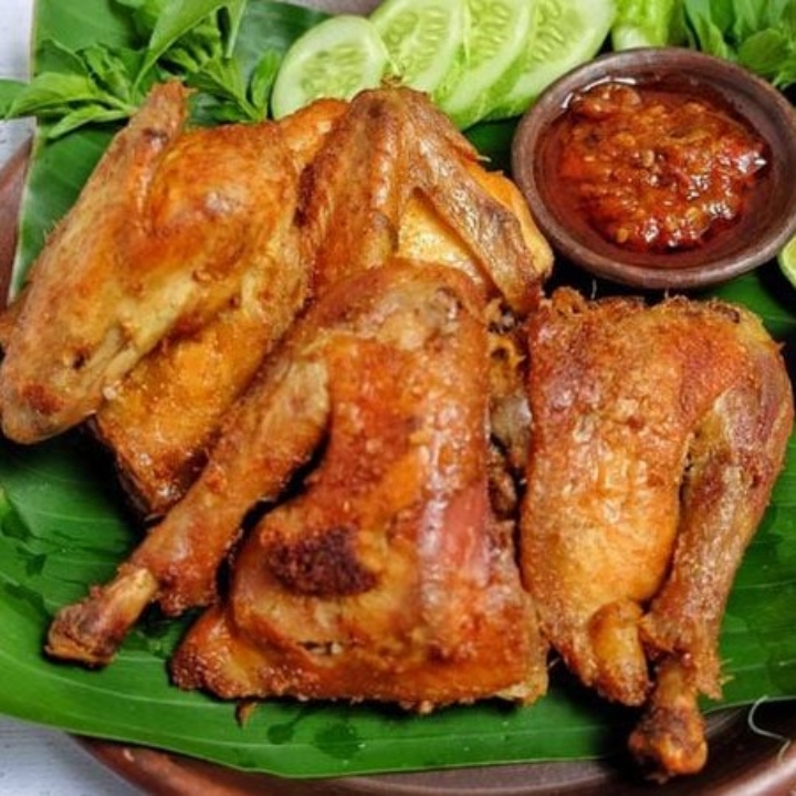 Paket Ayam Goreng Nasi Dan Lalapan