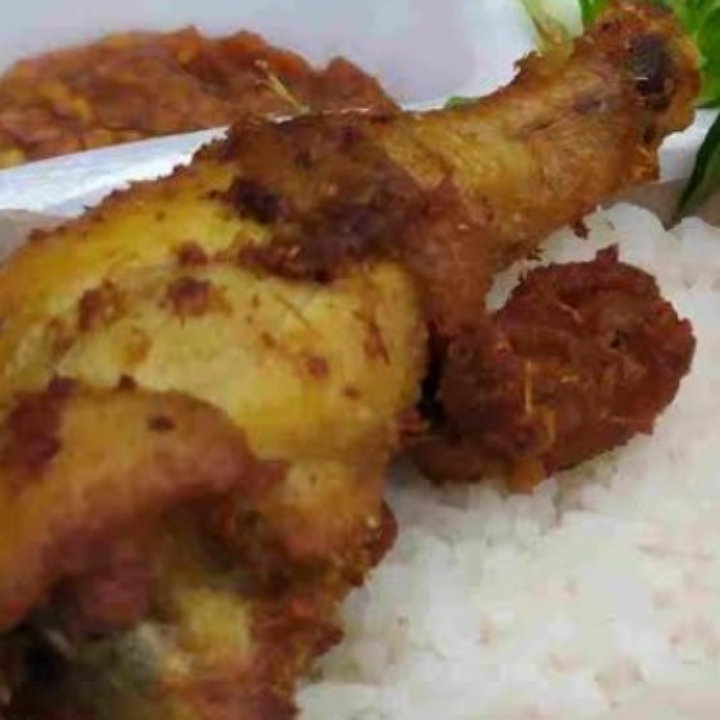 Ayam Goreng Ajah Smbel Ijo