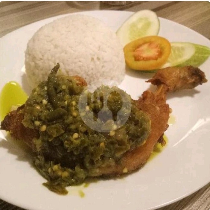 Ayam Goreng Cabe Ijo