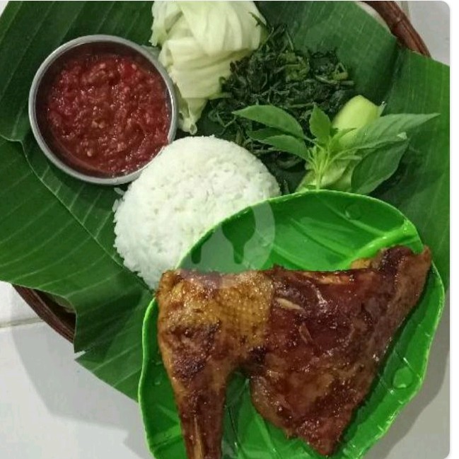 Ayam Goreng Komplit