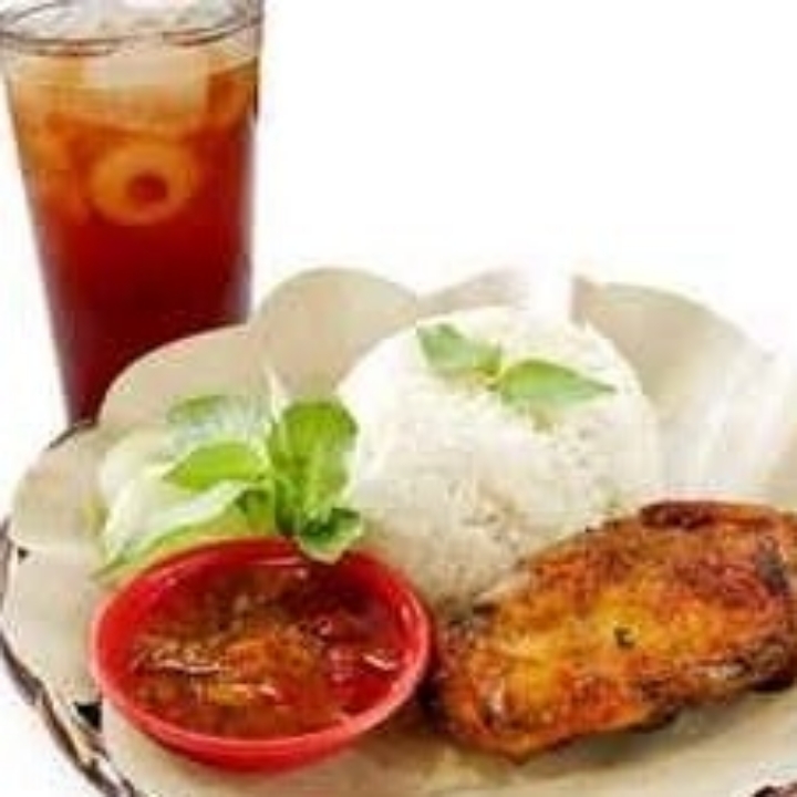 Ayam Goreng Penyet  Es Teh