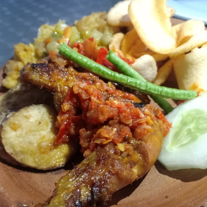 Ayam Goreng Sambal Penyet