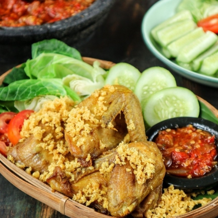 Ayam Goreng Sambel Lalapan