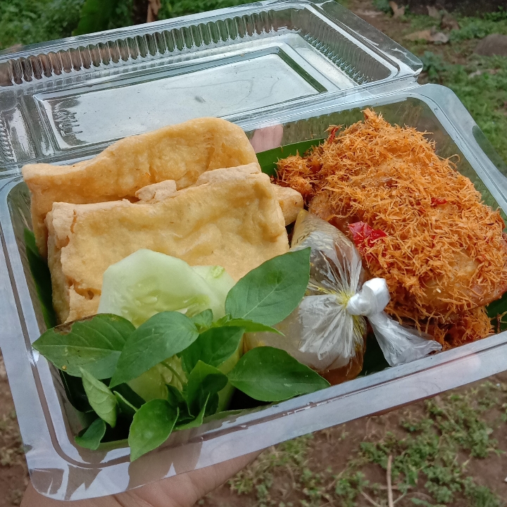 Ayam Goreng Serundeng