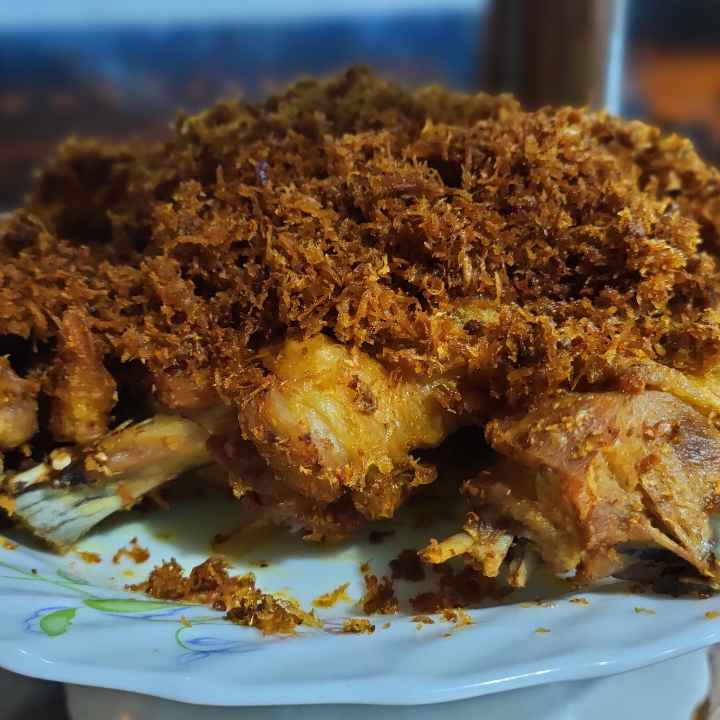 Ayam Goreng Srundeng 