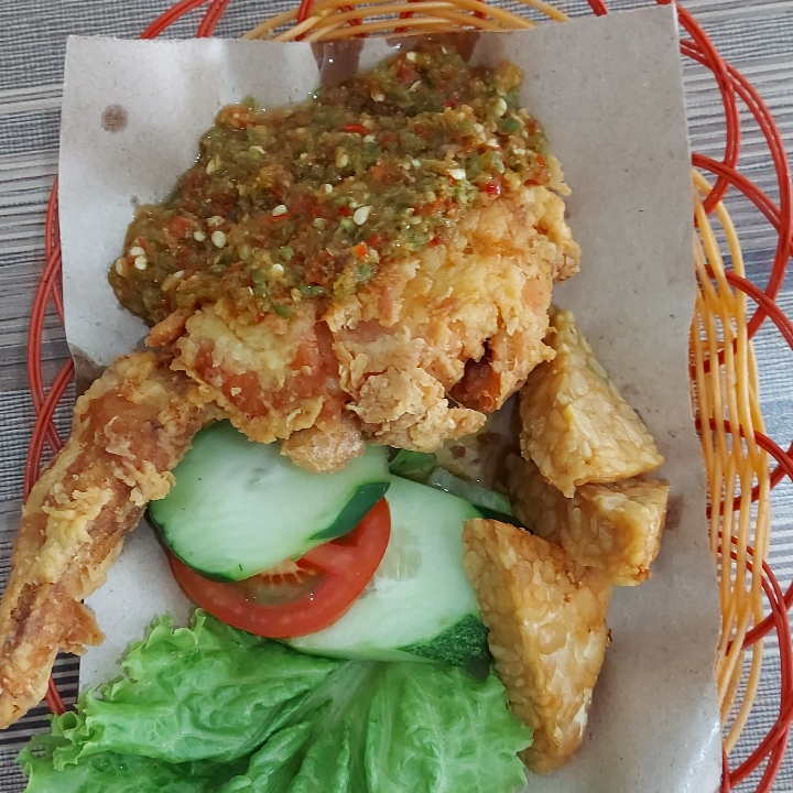 Ayam Pecak