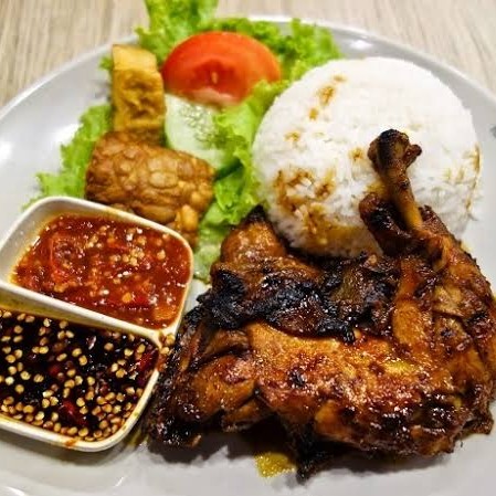 Ayam Kalasan Panggang Nasi Uduk