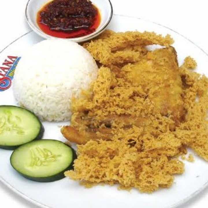 Ayam Kremes Nasi