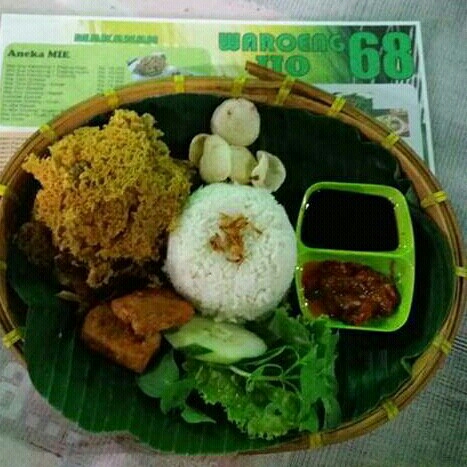 Ayam Kremes Nasi Uduk