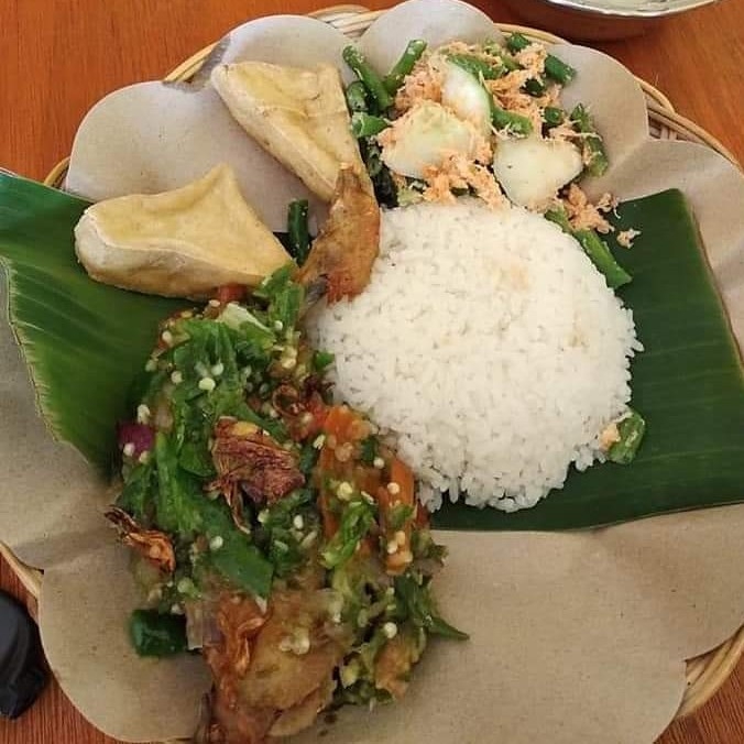 Ayam Kroyok Sambal Pecak