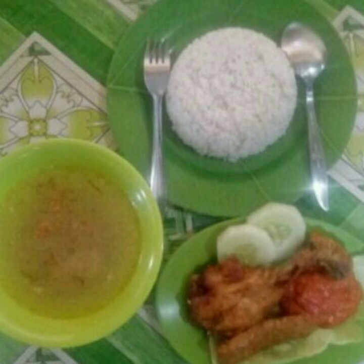 Ayam Lalapan Dan Nasi