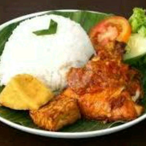 Ayam Lalapan Extra Tahu Tempe Nasi Putih