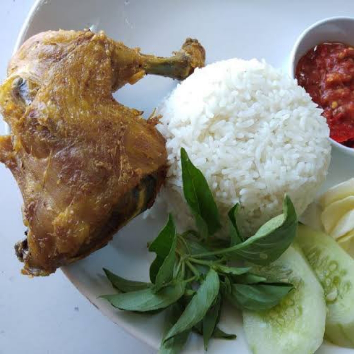 Ayam Lalapan Paha Utuh