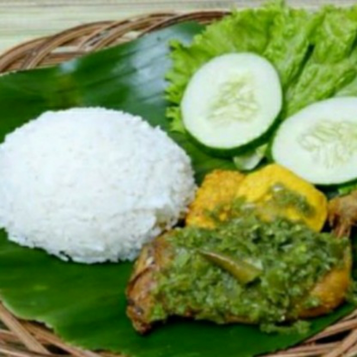 Ayam Lalapan Sambel Hijau