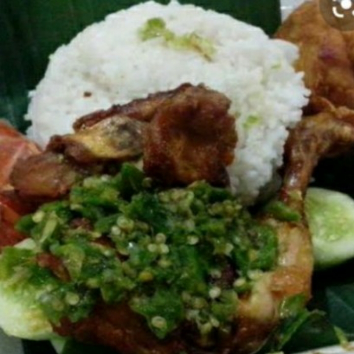 Ayam Lalapan Sambel Ijo Plus Sup