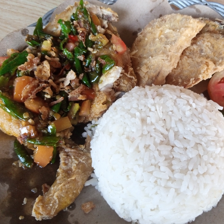 Ayam Pecak