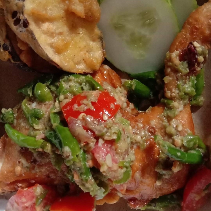 Ayam Pecak Mak-Jang 