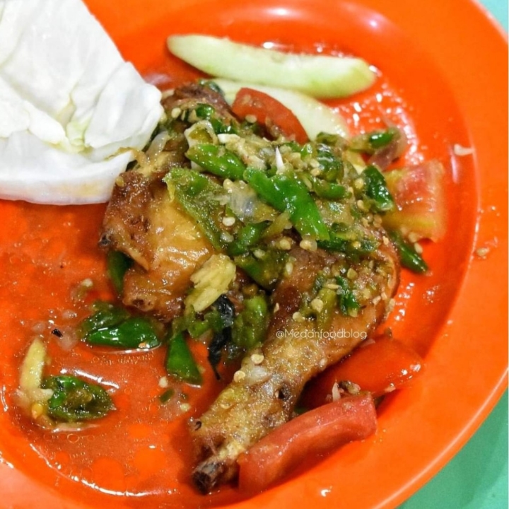 Ayam Pecak Paha Dan Nasi