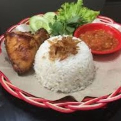 Nasi Ayam Penyet  