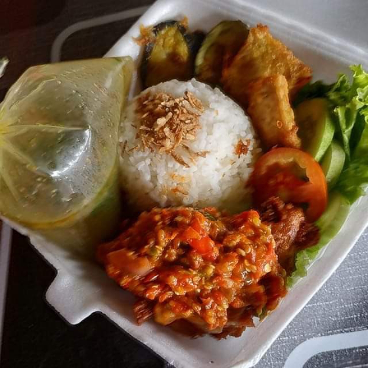 Ayam Penyet Sambal Terasi