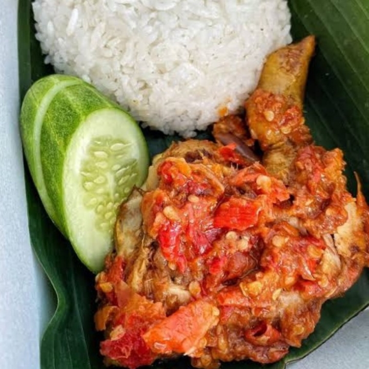 Ayam Penyet Dan Nasi Lalap