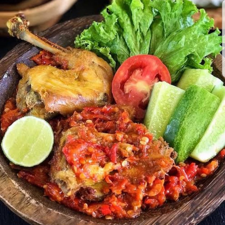 Ayam Penyet Plus Nasi