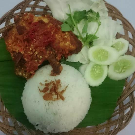 Ayam Penyet Nasi Putih