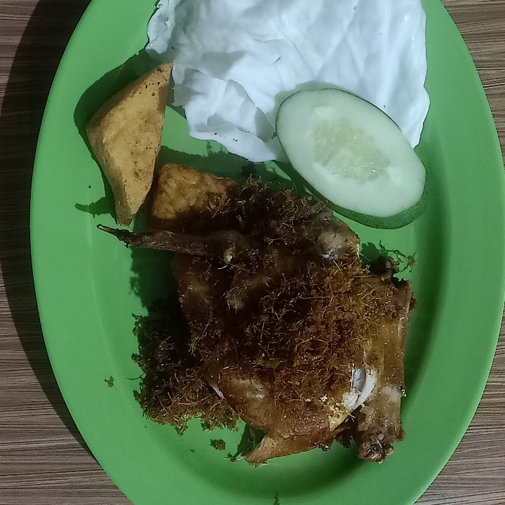 Ayam Penyet Berempah