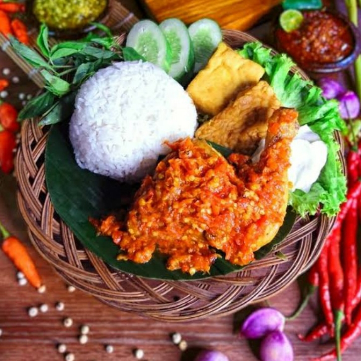 Ayam Penyet Dan Nasi