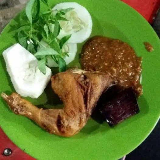 Ayam Penyet Dan Nasi