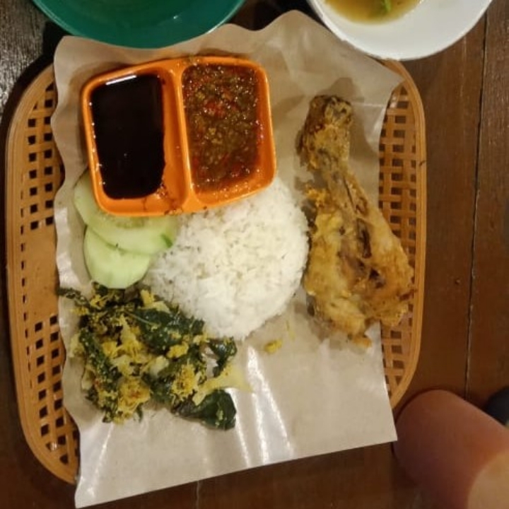 Ayam Penyet Ekonomis