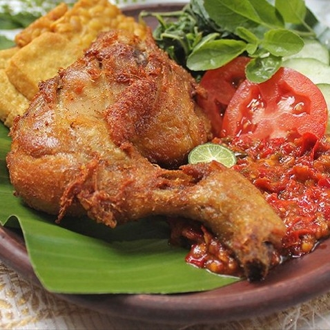 Ayam Penyet Goreng