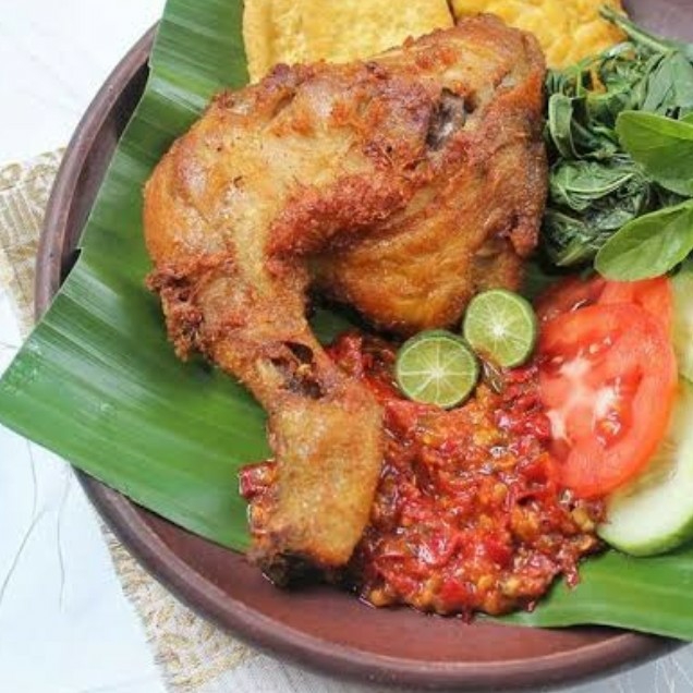 Ayam Penyet Komplit